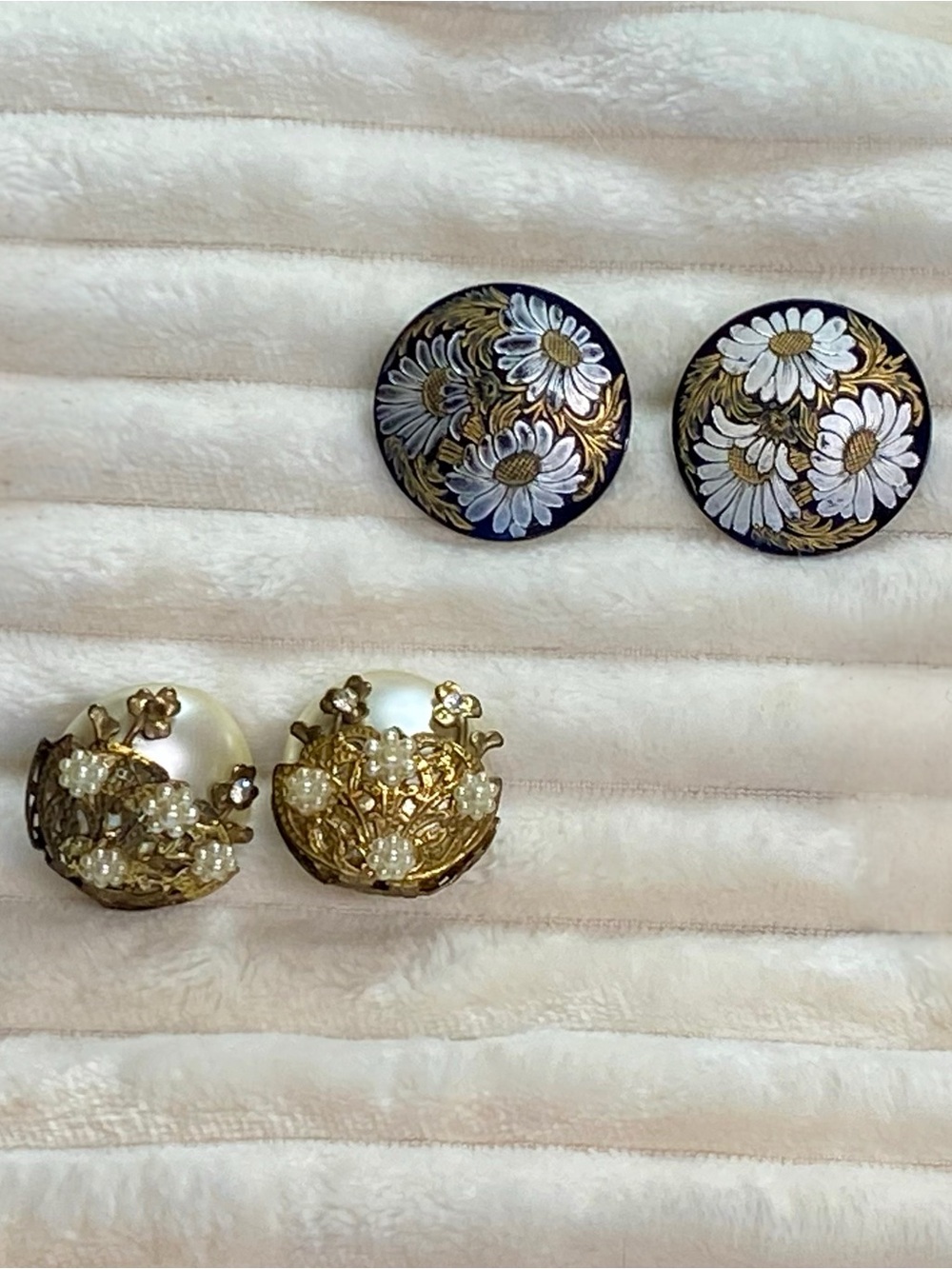 Vintage clip-on earrings (2pairs)